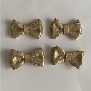4 gold shiny fabric hair clip